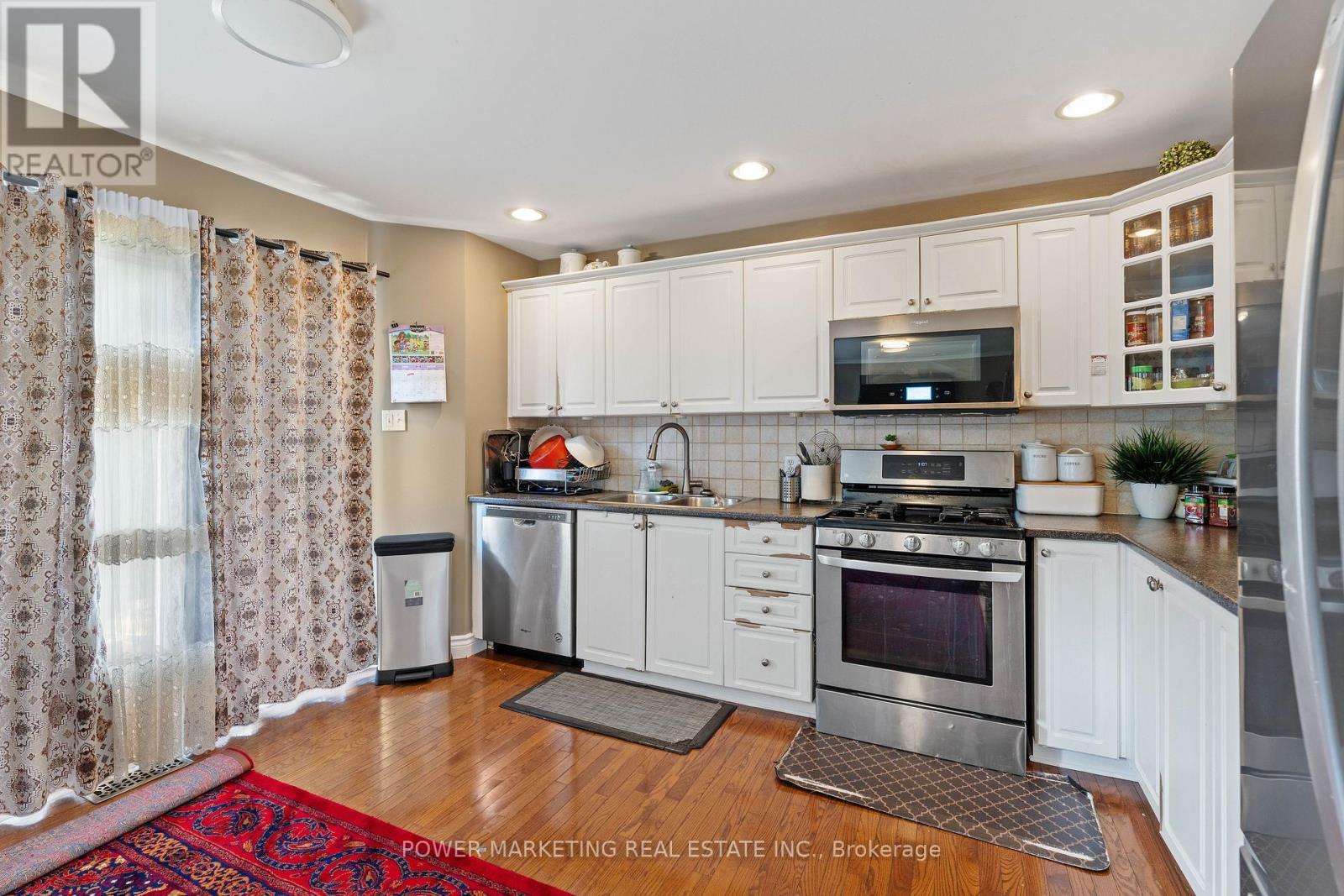 2316 Longwater Street, Ottawa, ON - Indoor Photo Showing Kitchen