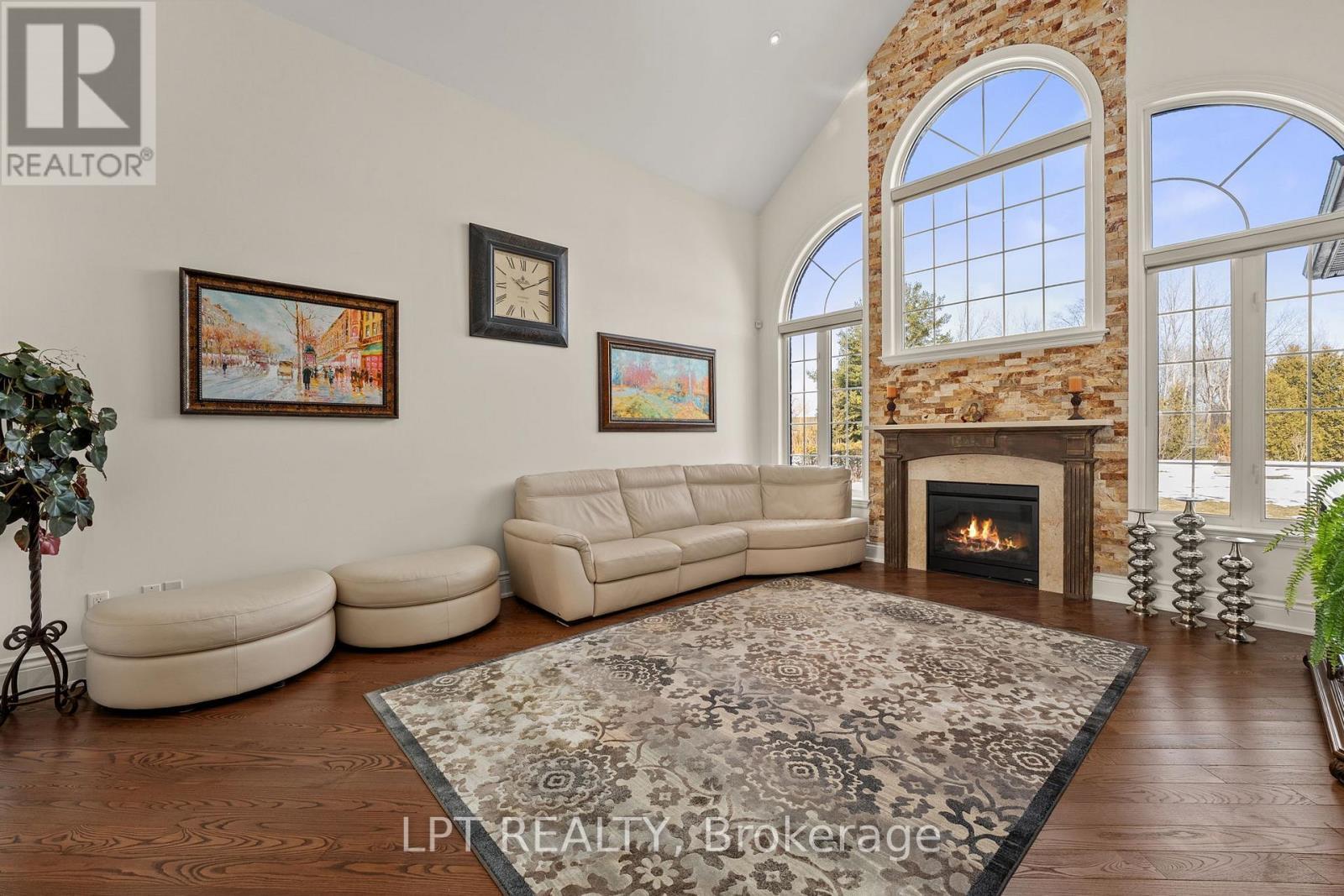 Gorgeous Fireplace Feature - 18 Wolford Court, Georgina, ON - Indoor Photo Showing Living Room With Fireplace
