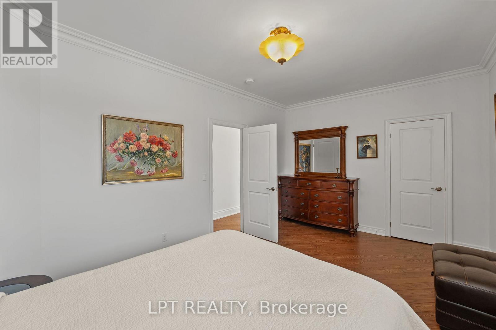 18 Wolford Court, Georgina, ON - Indoor Photo Showing Bedroom