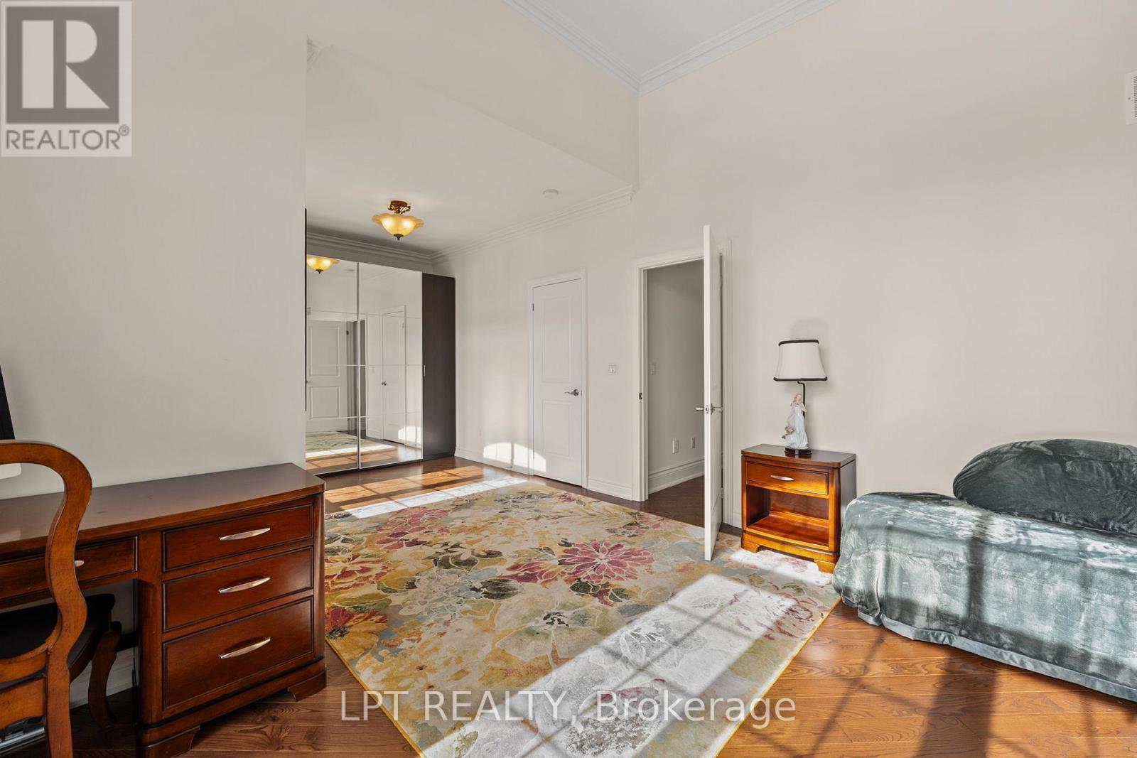 18 Wolford Court, Georgina, ON - Indoor