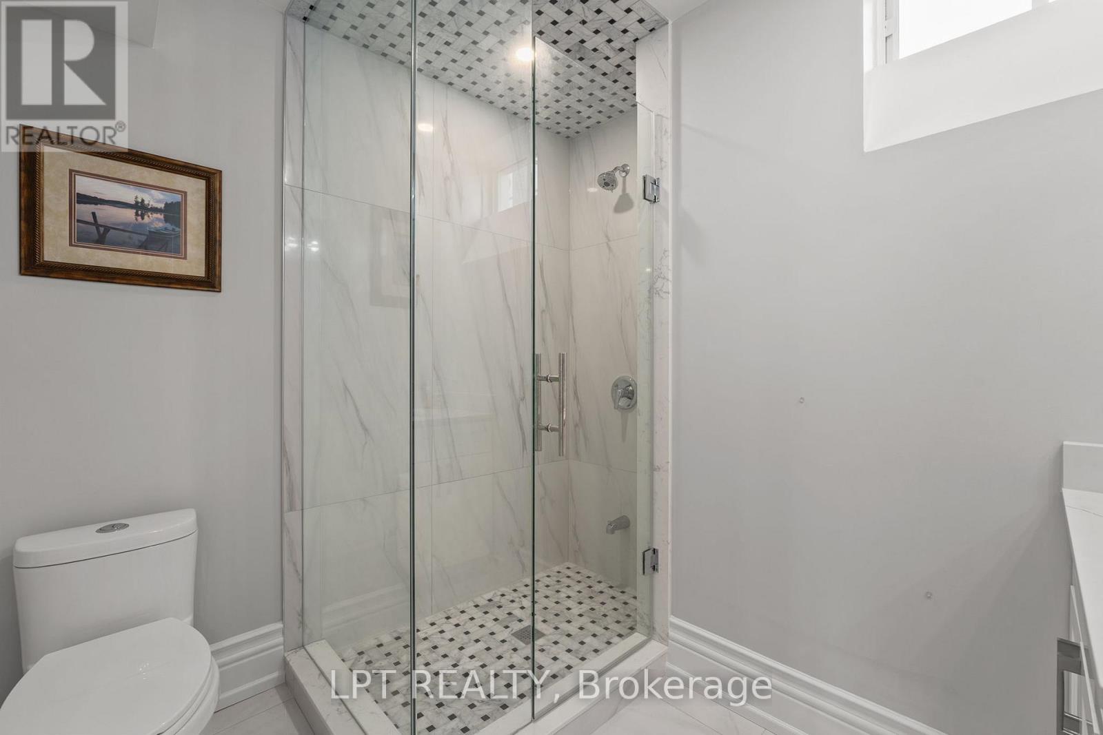 3-Piece Bathroom - 18 Wolford Court, Georgina, ON - Indoor Photo Showing Bathroom