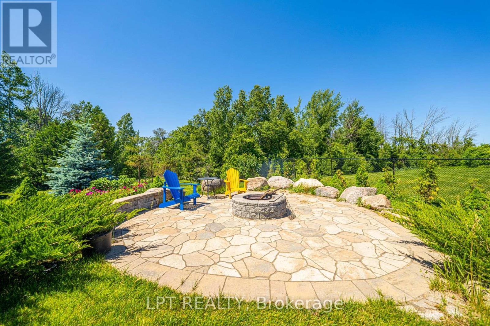 Tranquil Setting - 18 Wolford Court, Georgina, ON - Outdoor