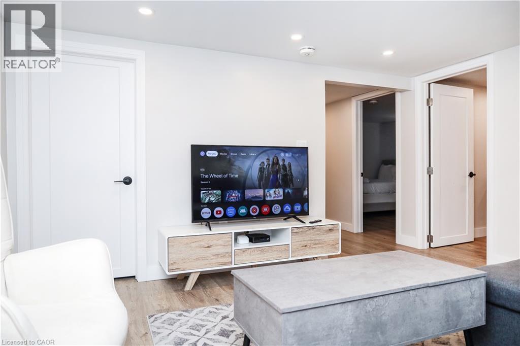 219 Macinnis Street, Welland, ON - Indoor