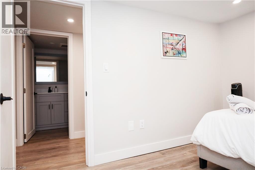 219 Macinnis Street, Welland, ON - Indoor Photo Showing Bedroom