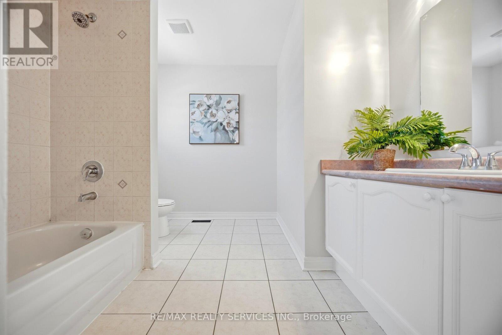 23 Wandering Trail Drive, Brampton, ON - Indoor Photo Showing Bathroom