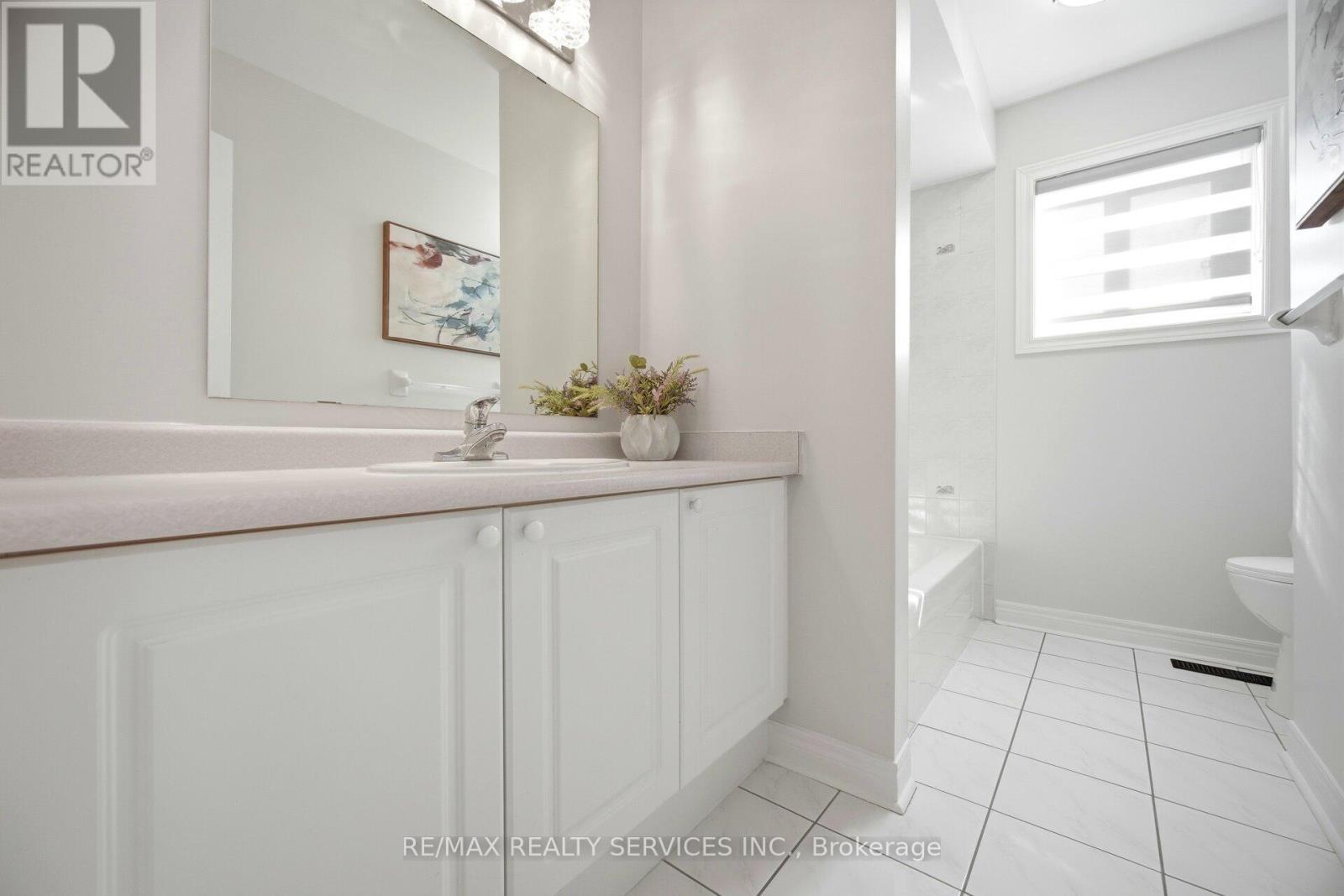 23 Wandering Trail Drive, Brampton, ON - Indoor Photo Showing Bathroom