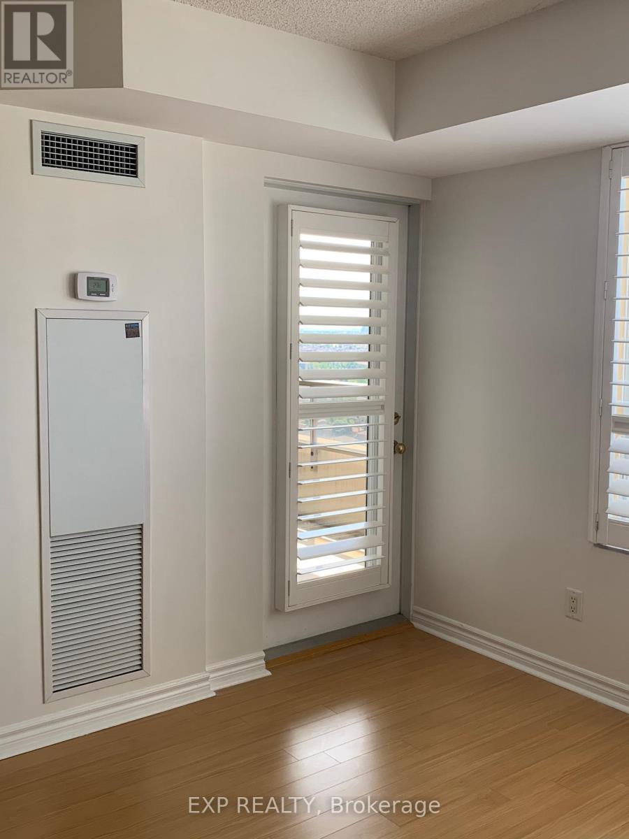 2120 - 25 Kingsbridge Garden Circle, Mississauga, ON - Indoor Photo Showing Other Room