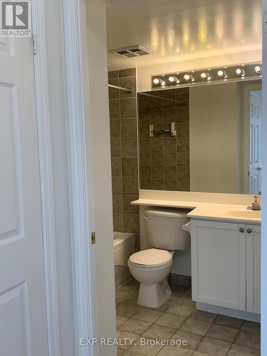 2120 - 25 Kingsbridge Garden Circle, Mississauga, ON - Indoor Photo Showing Bathroom