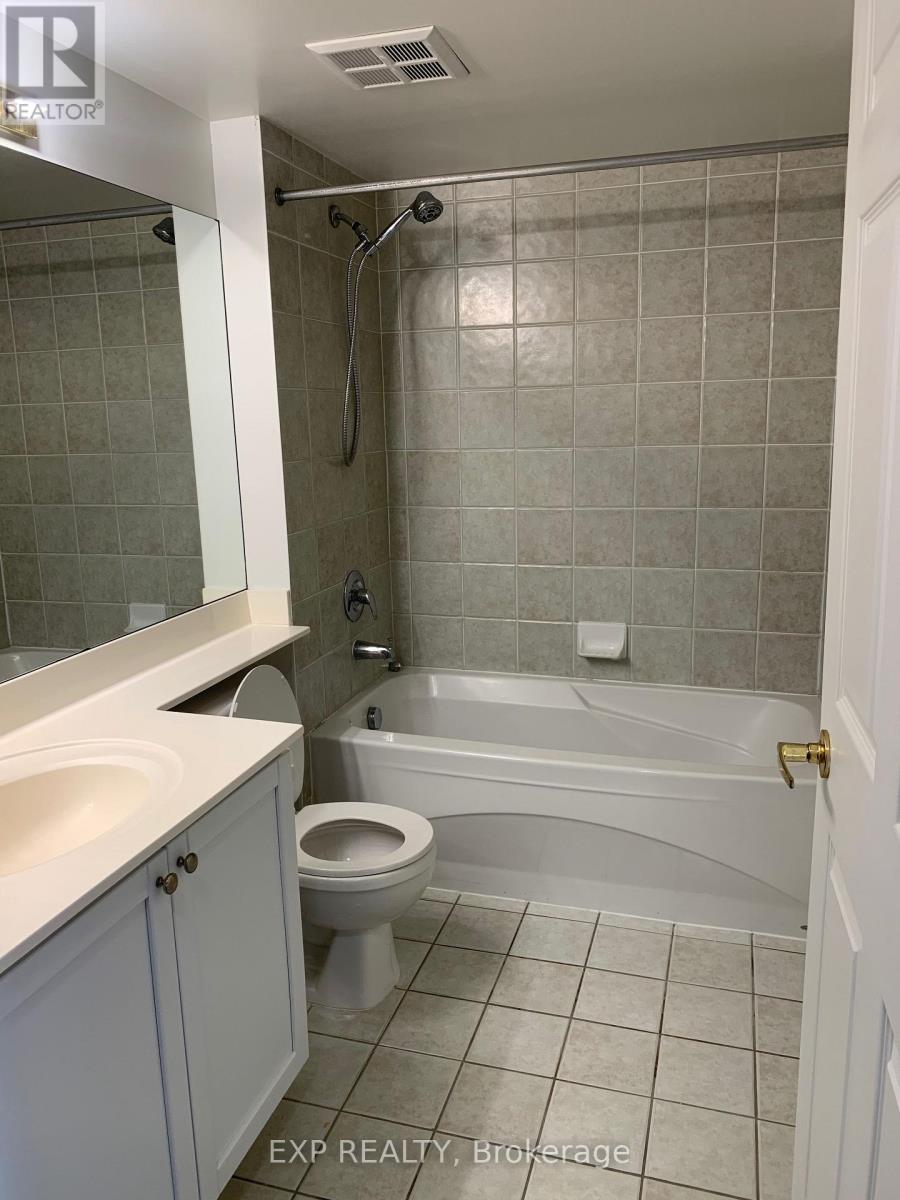2120 - 25 Kingsbridge Garden Circle, Mississauga, ON - Indoor Photo Showing Bathroom
