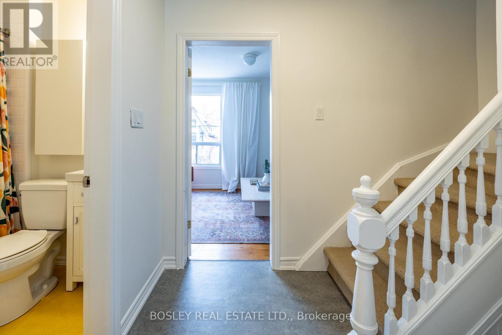 54 Lansdowne Avenue, Toronto, ON - Indoor Photo Showing Other Room