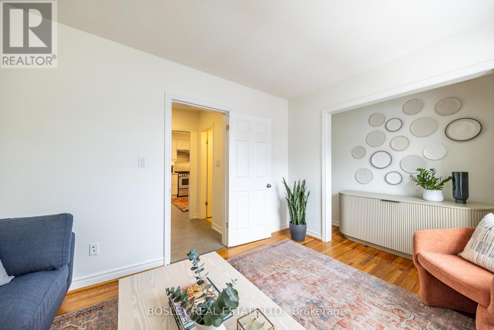 54 Lansdowne Avenue, Toronto, ON - Indoor