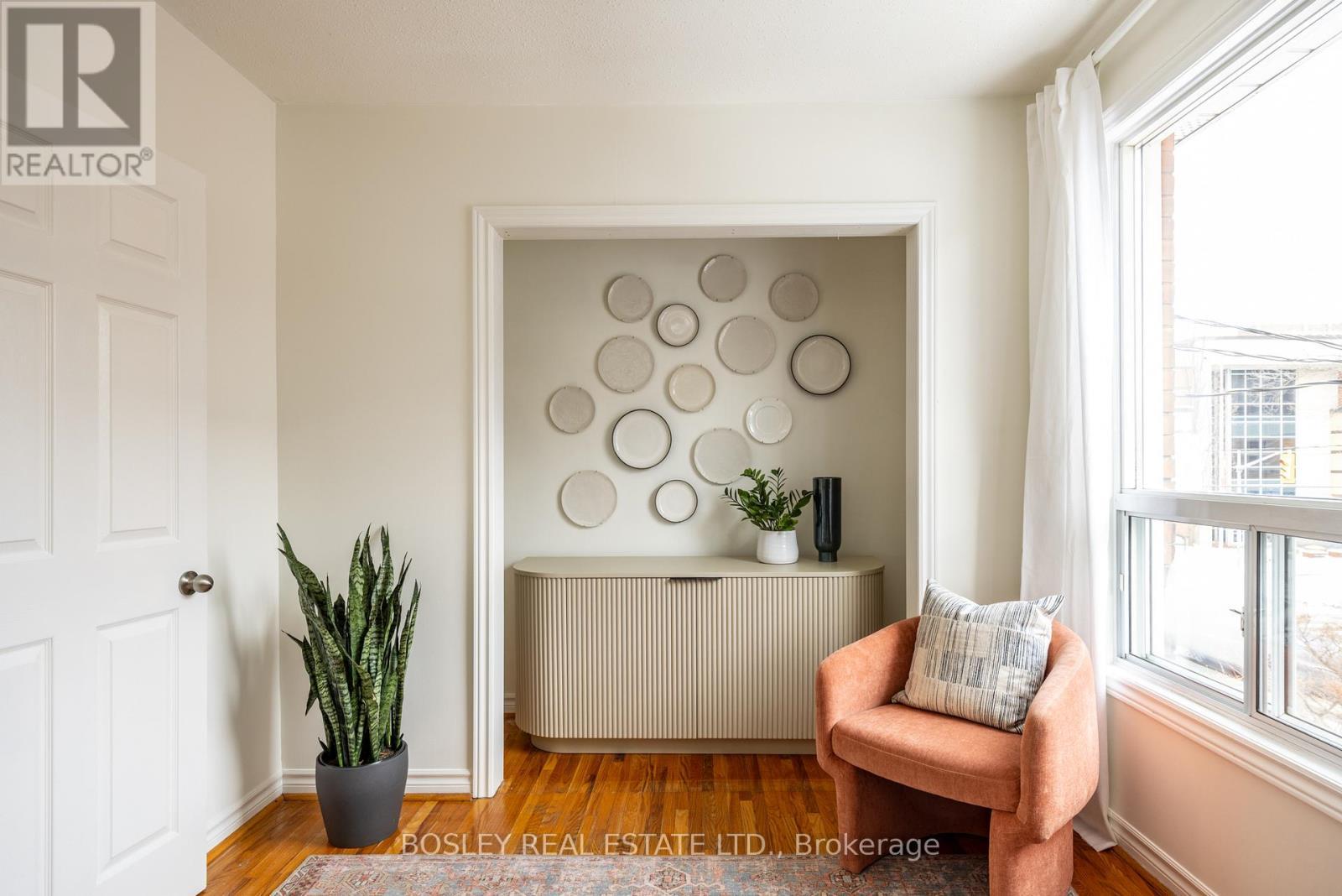 54 Lansdowne Avenue, Toronto, ON - Indoor Photo Showing Other Room