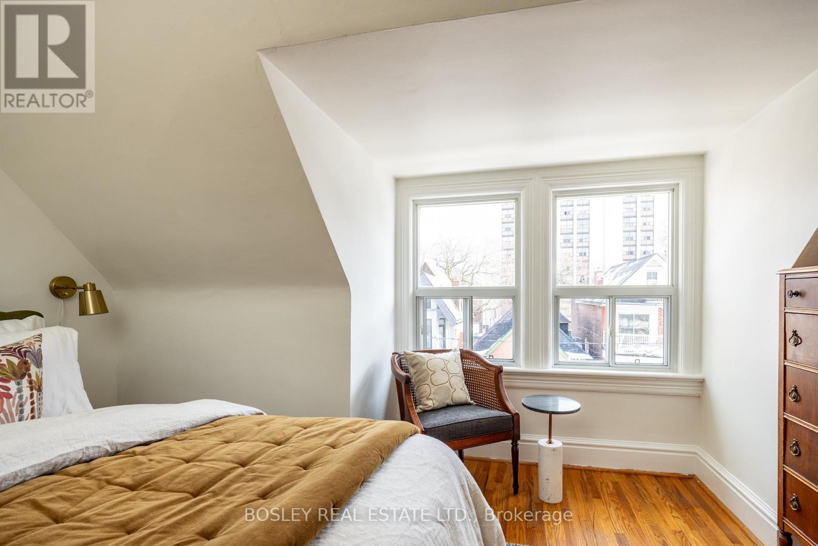 54 Lansdowne Avenue, Toronto, ON - Indoor Photo Showing Bedroom