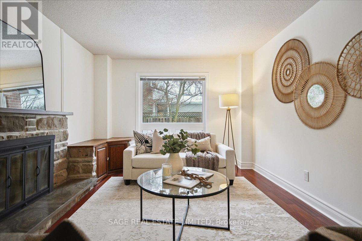 3036 Swansea Drive, Oakville, ON - Indoor Photo Showing Living Room With Fireplace