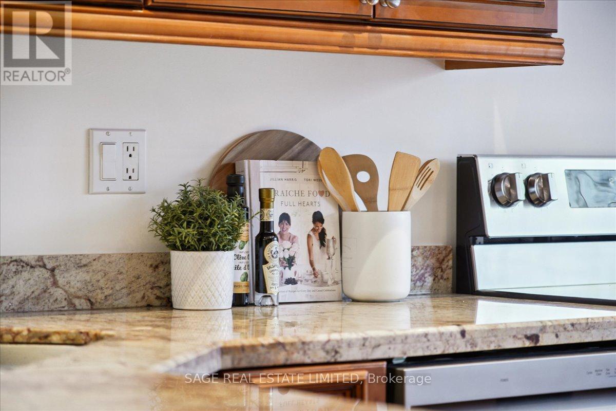 3036 Swansea Drive, Oakville, ON - Indoor Photo Showing Kitchen