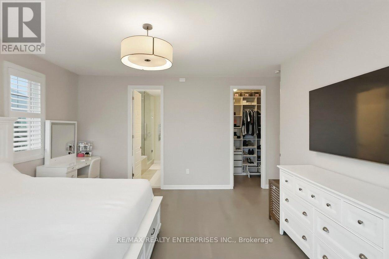 355 Wisteria Way, Oakville, ON - Indoor Photo Showing Bedroom