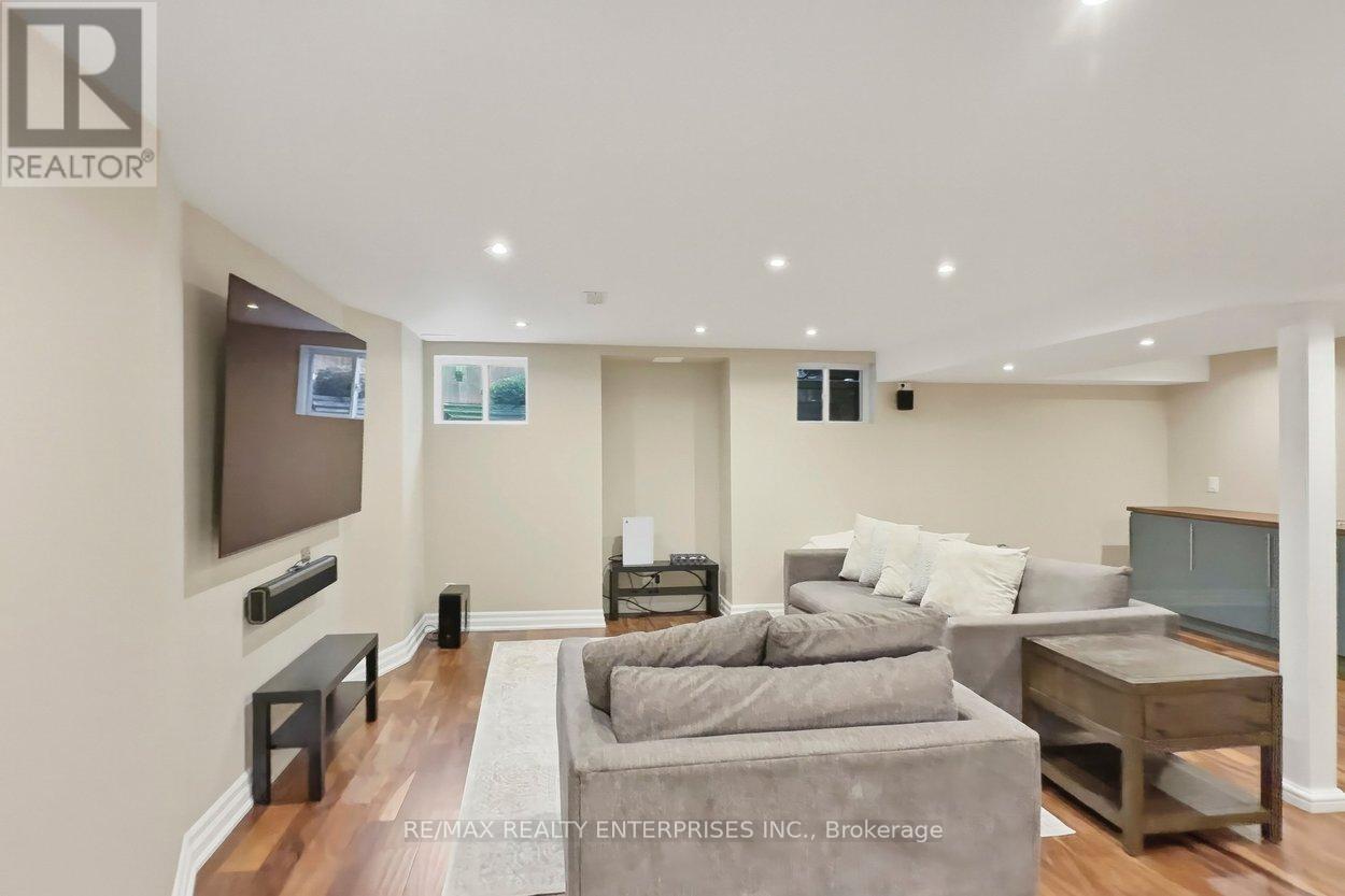 355 Wisteria Way, Oakville, ON - Indoor Photo Showing Other Room