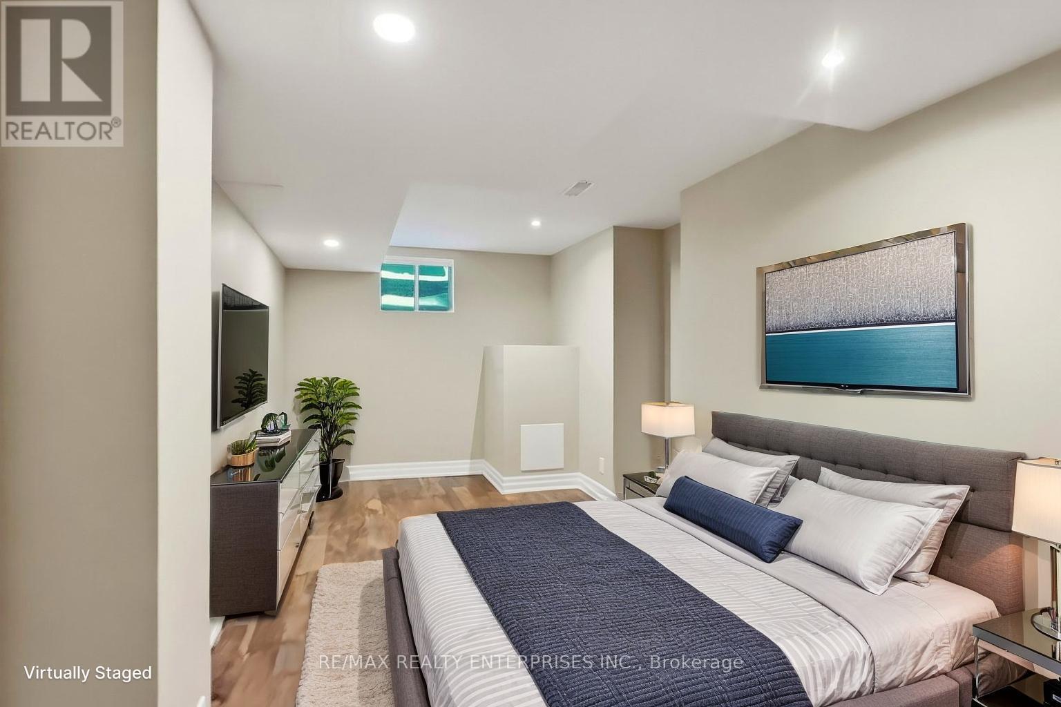 355 Wisteria Way, Oakville, ON - Indoor Photo Showing Bedroom