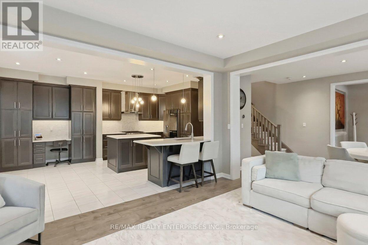 355 Wisteria Way, Oakville, ON - Indoor