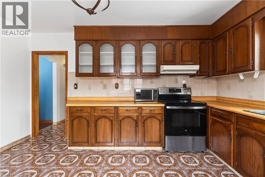 5760 Church'S Lane, Niagara Falls, ON - Indoor Photo Showing Kitchen