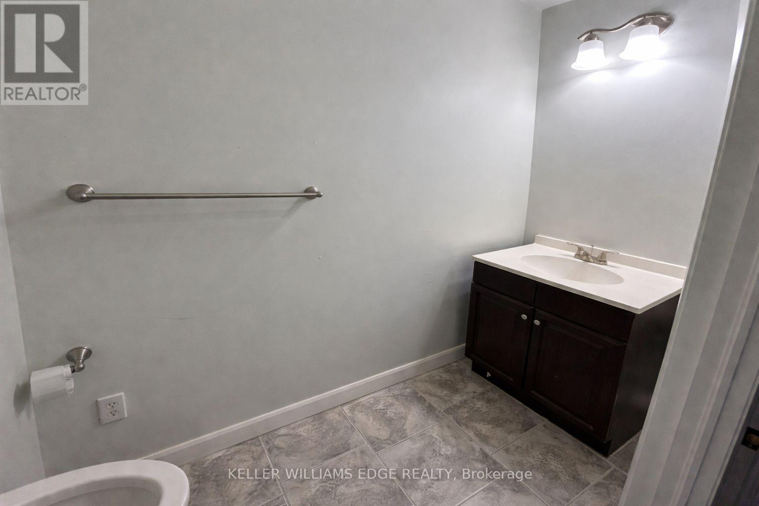 940 Barton Street E, Hamilton, ON