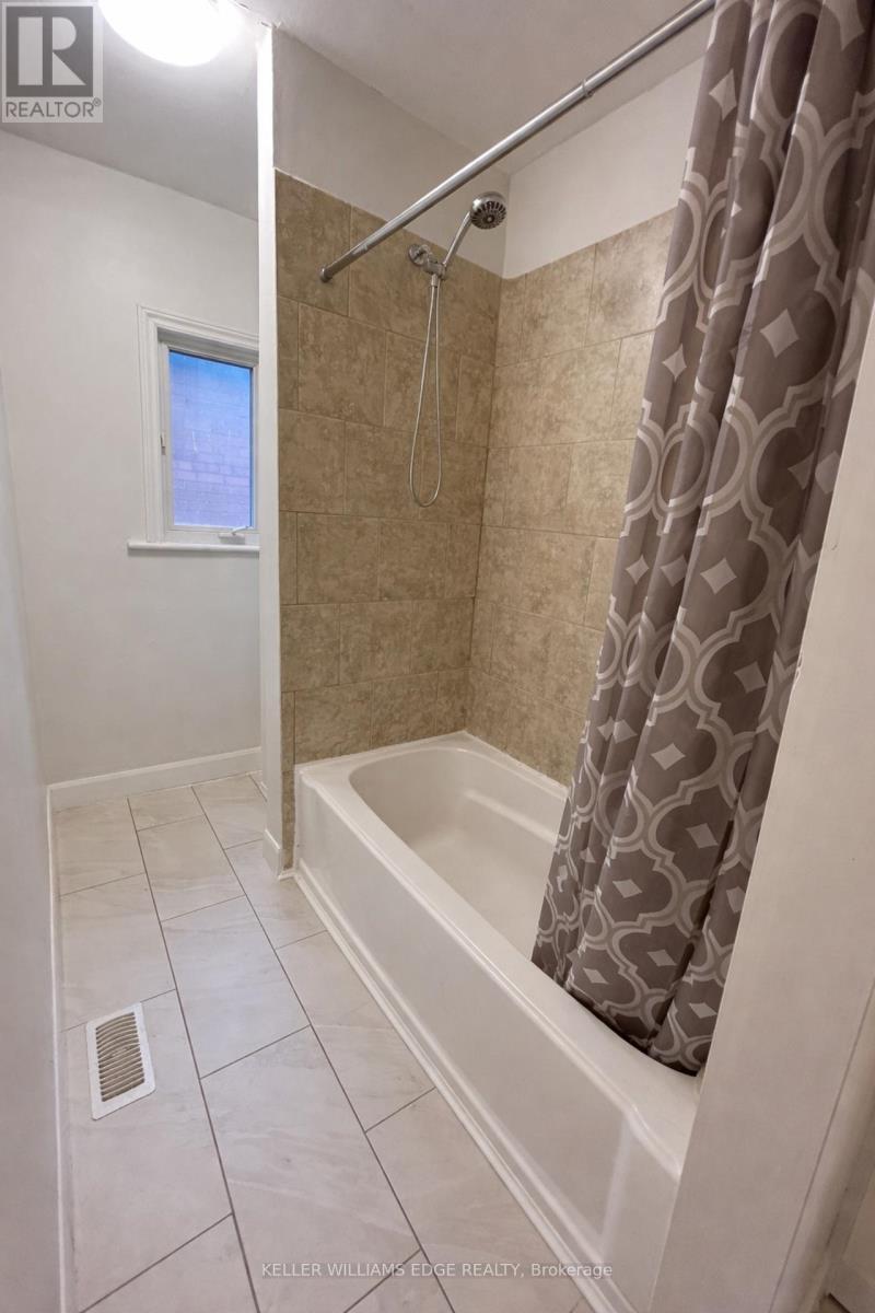 940 Barton Street E, Hamilton, ON