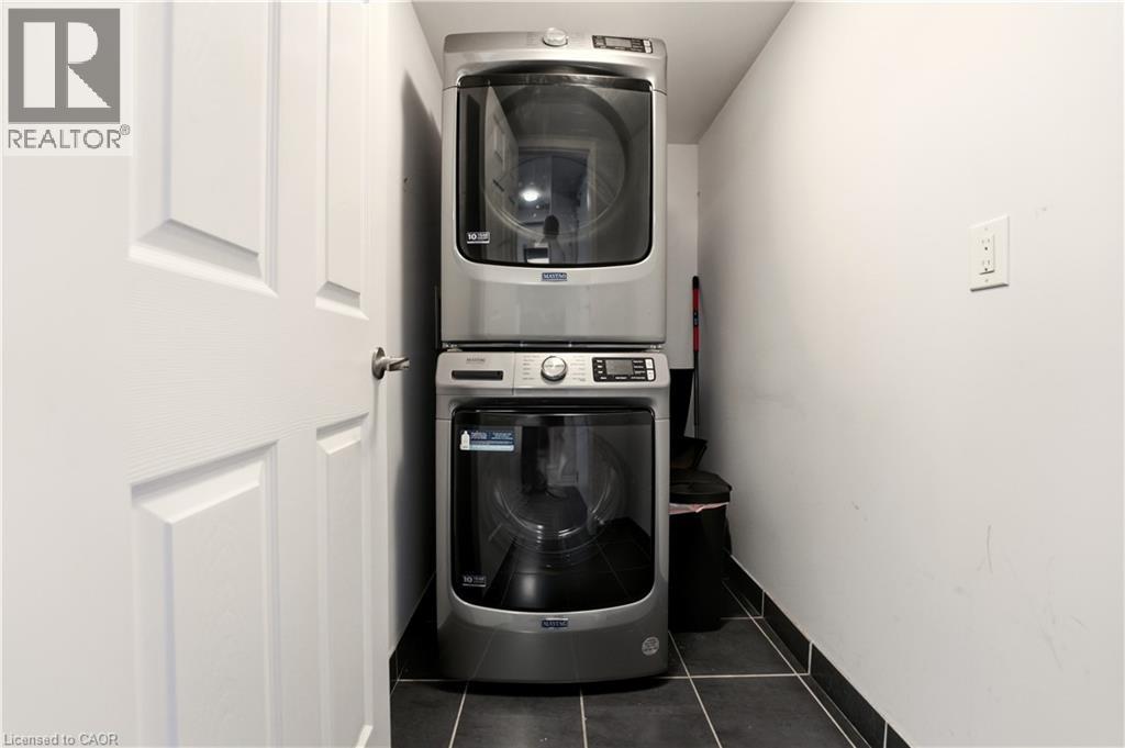1045 Nadalin Heights Unit# 108, Milton, ON - Indoor Photo Showing Laundry Room
