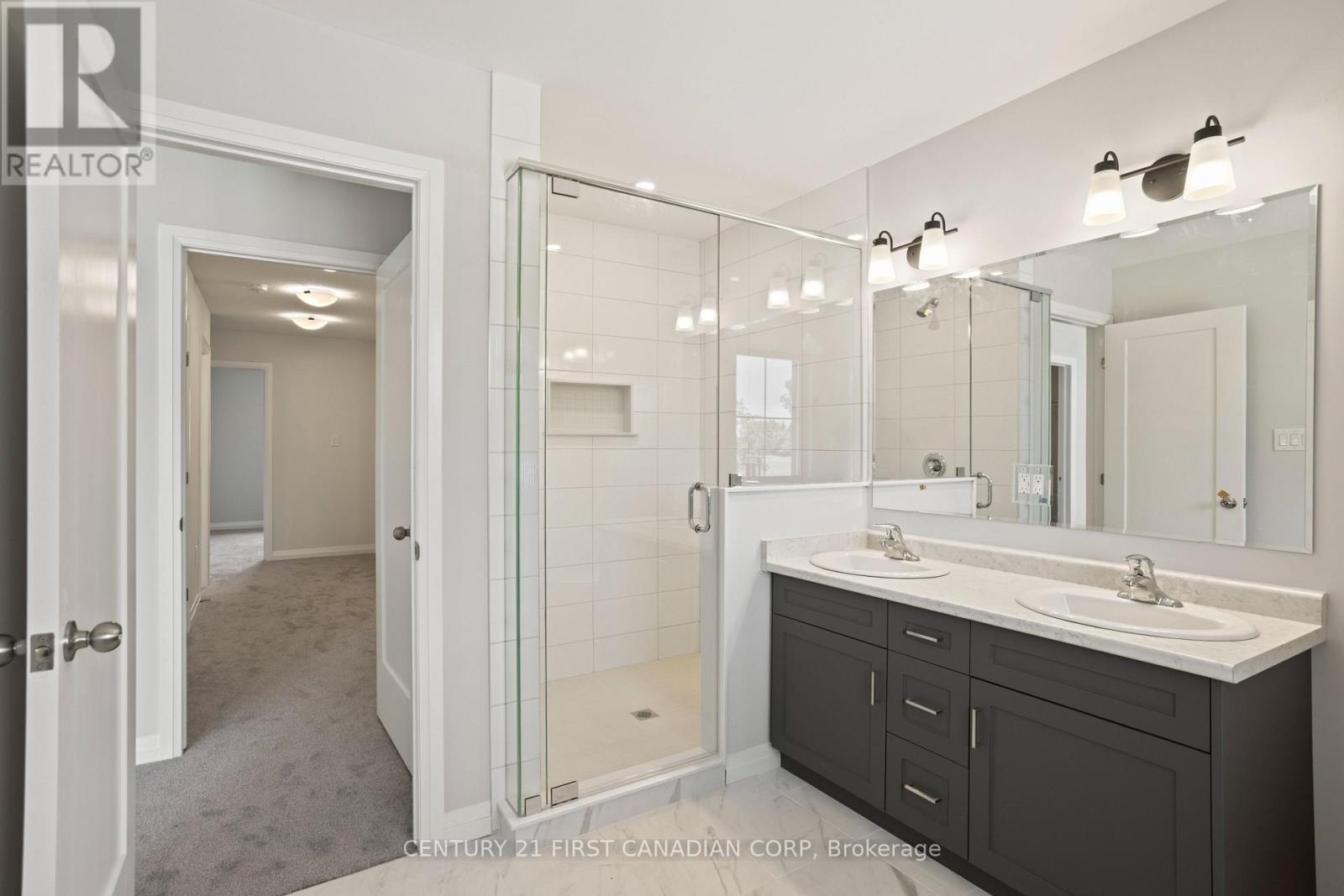 6901 Heathwoods Avenue, London South (South V), ON - Indoor Photo Showing Bathroom