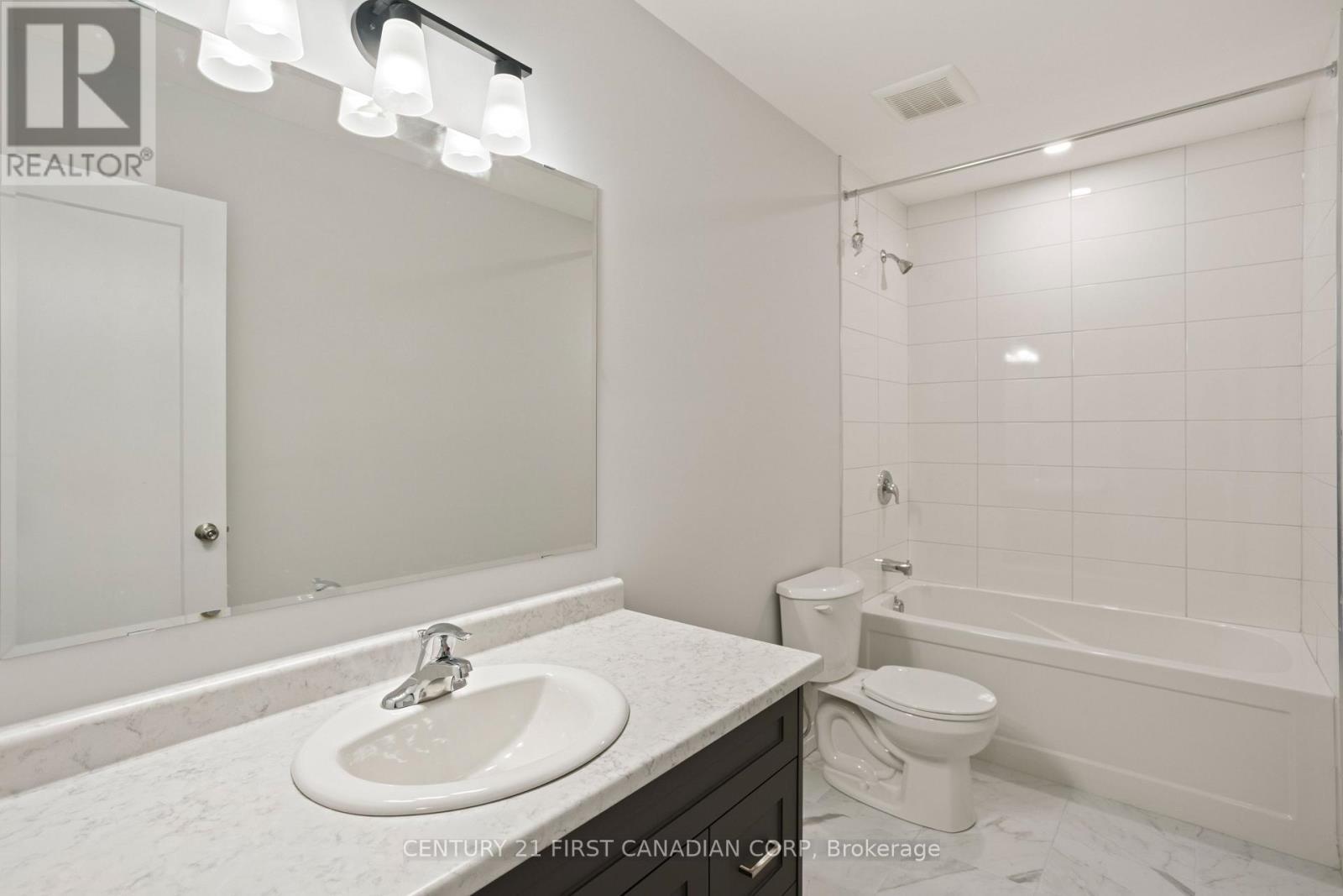 6901 Heathwoods Avenue, London South (South V), ON - Indoor Photo Showing Bathroom