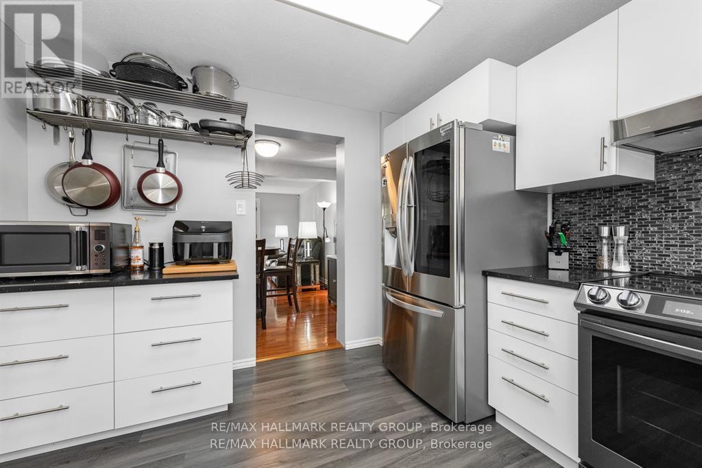 51 - 1803 Lamoureux Drive, Ottawa, ON - Indoor Photo Showing Kitchen With Upgraded Kitchen