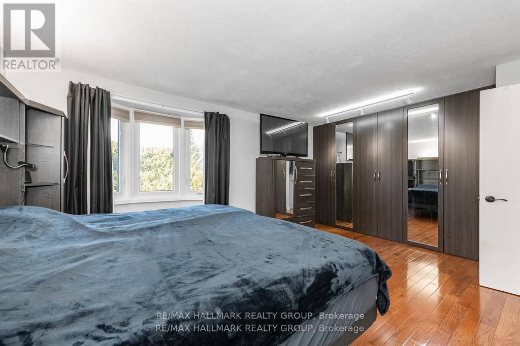 51 - 1803 Lamoureux Drive, Ottawa, ON - Indoor Photo Showing Bedroom