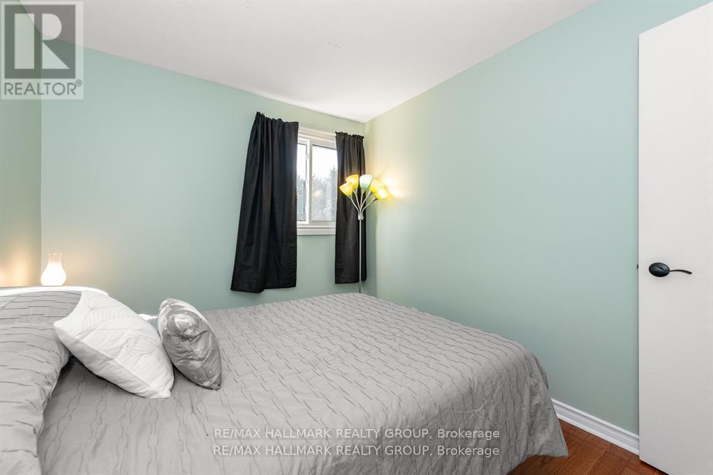 51 - 1803 Lamoureux Drive, Ottawa, ON - Indoor Photo Showing Bedroom