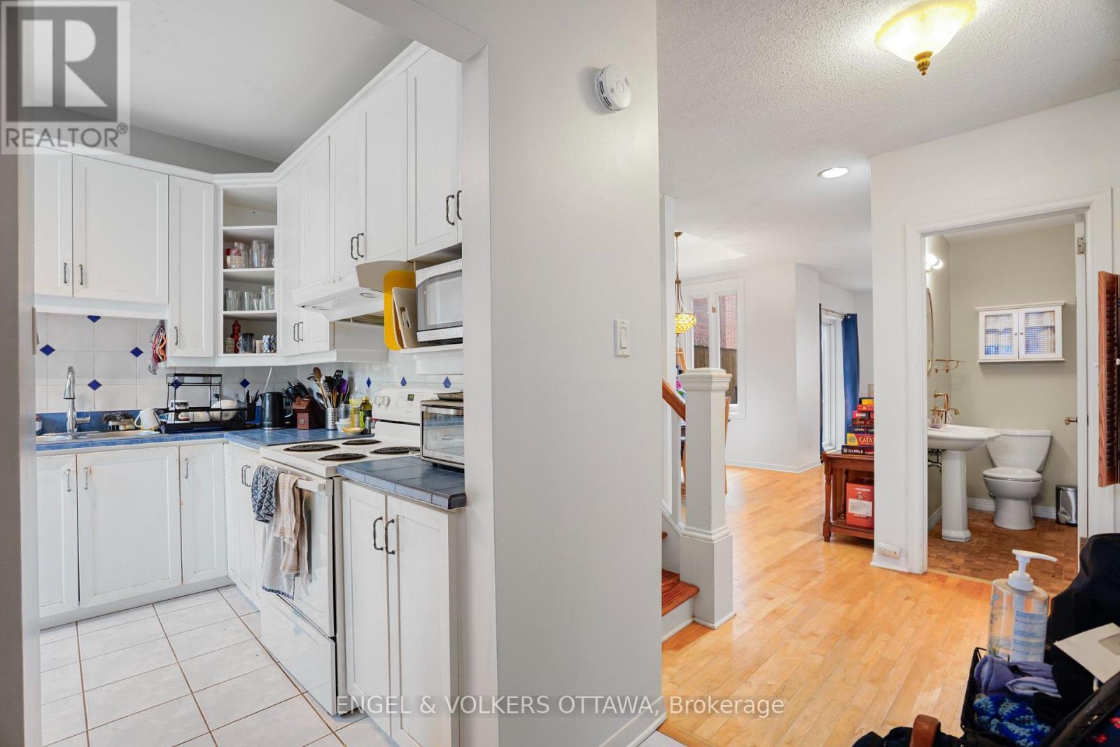293 Somerset Street E, Ottawa, ON - Indoor Photo Showing Kitchen
