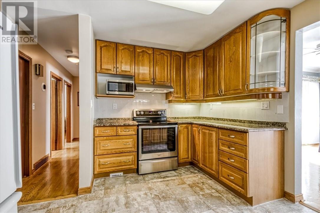 147 Cranbrook Crescent, Sudbury, ON - Indoor Photo Showing Kitchen