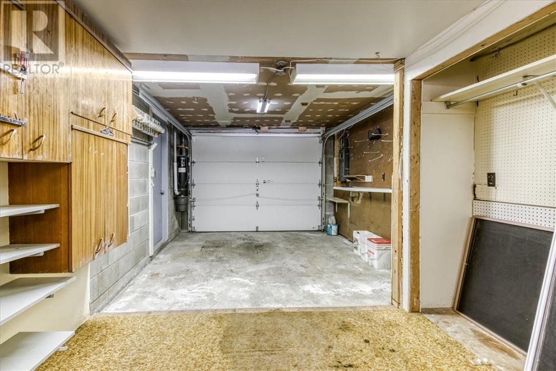 147 Cranbrook Crescent, Sudbury, ON - Indoor Photo Showing Garage