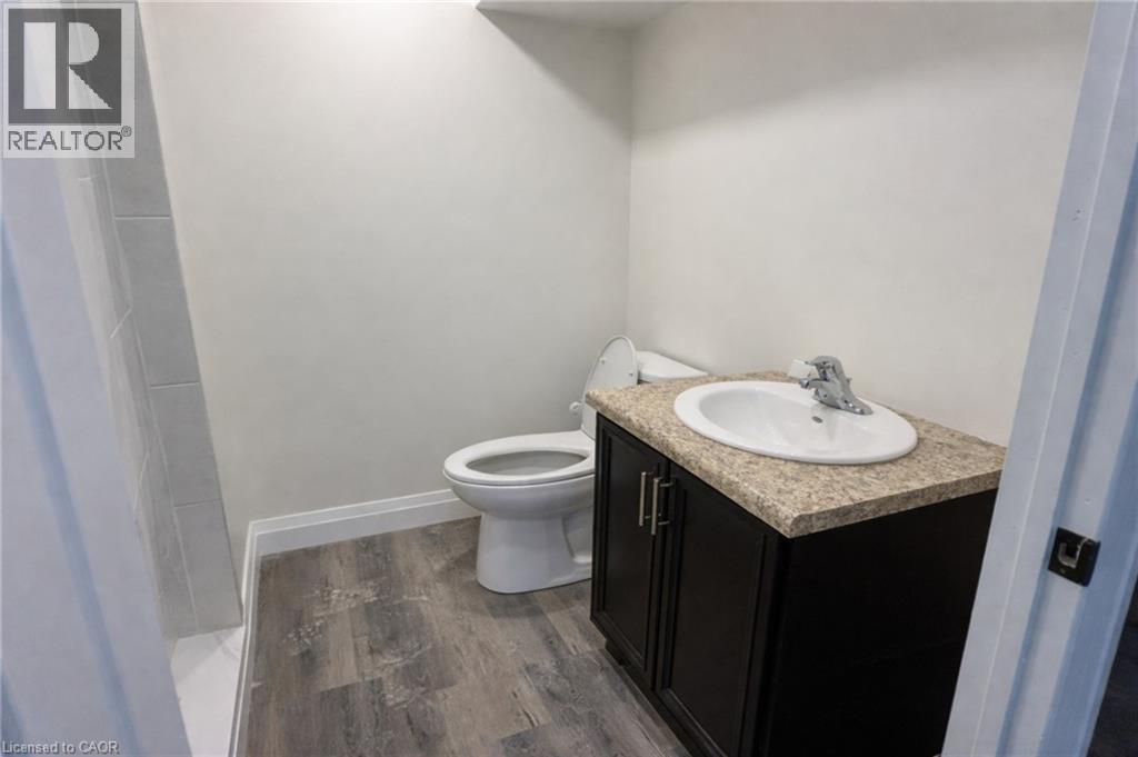 940 Barton Street E, Hamilton, ON