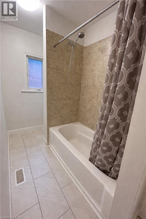 940 Barton Street E, Hamilton, ON