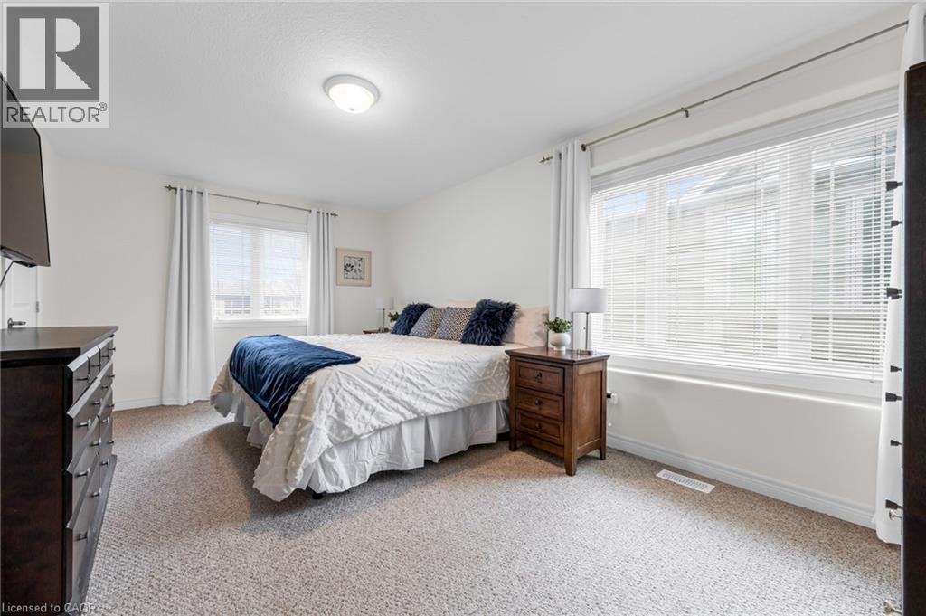 45 Hemlock Way, Grimsby, ON - Indoor Photo Showing Bedroom