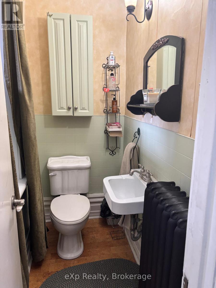 16 Peter Street S, South Bruce, ON - Indoor Photo Showing Bathroom