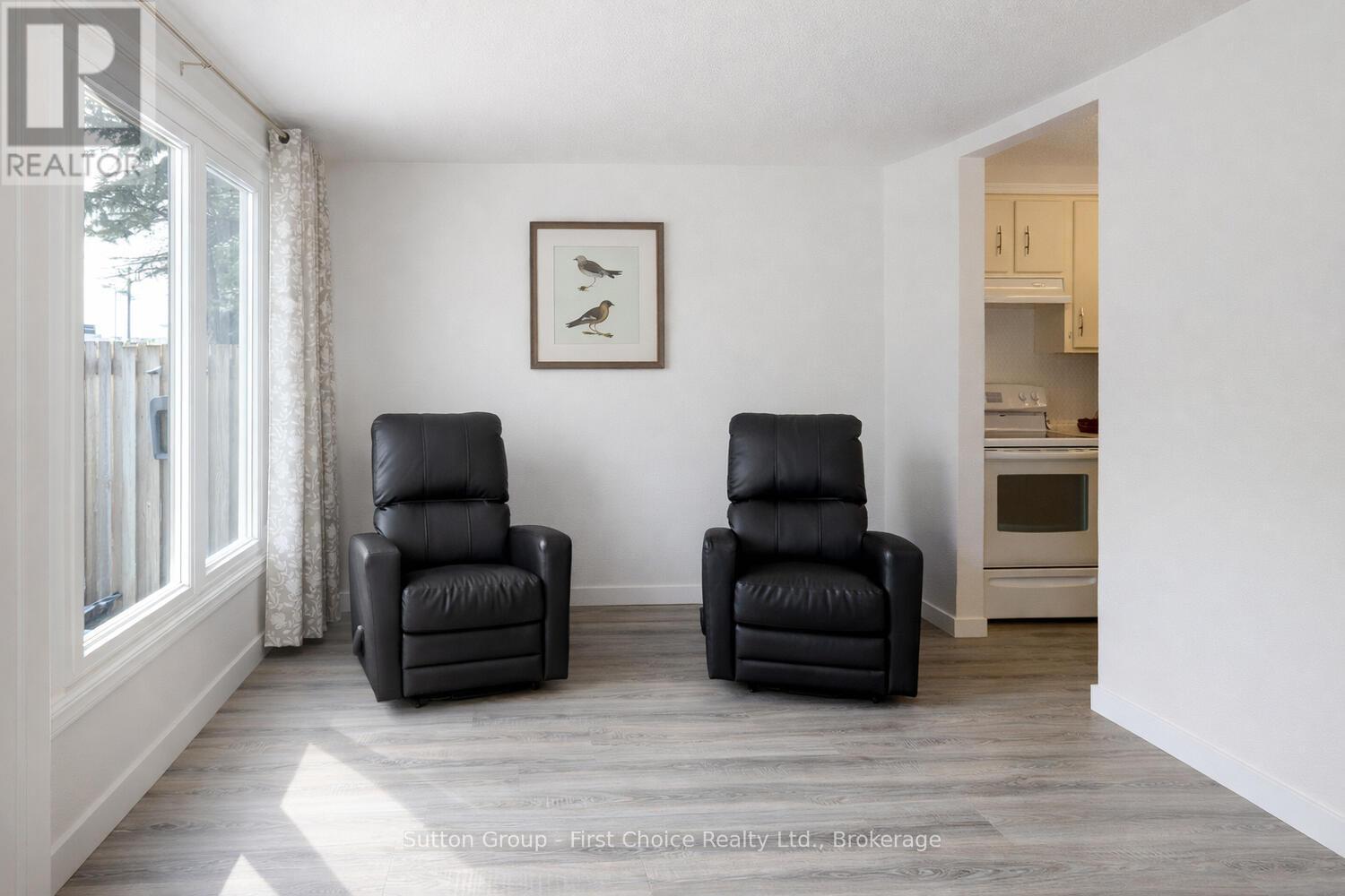 12 - 91 Avonwood Drive, Stratford, ON - Indoor