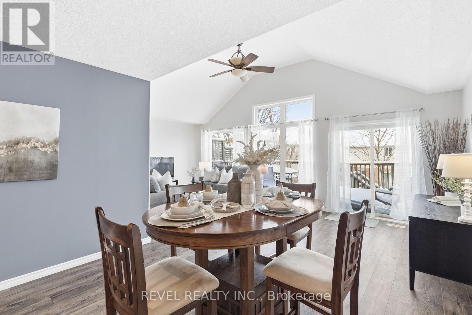 617 Clancy Crescent, Peterborough (Otonabee Ward 1), ON - Indoor Photo Showing Dining Room