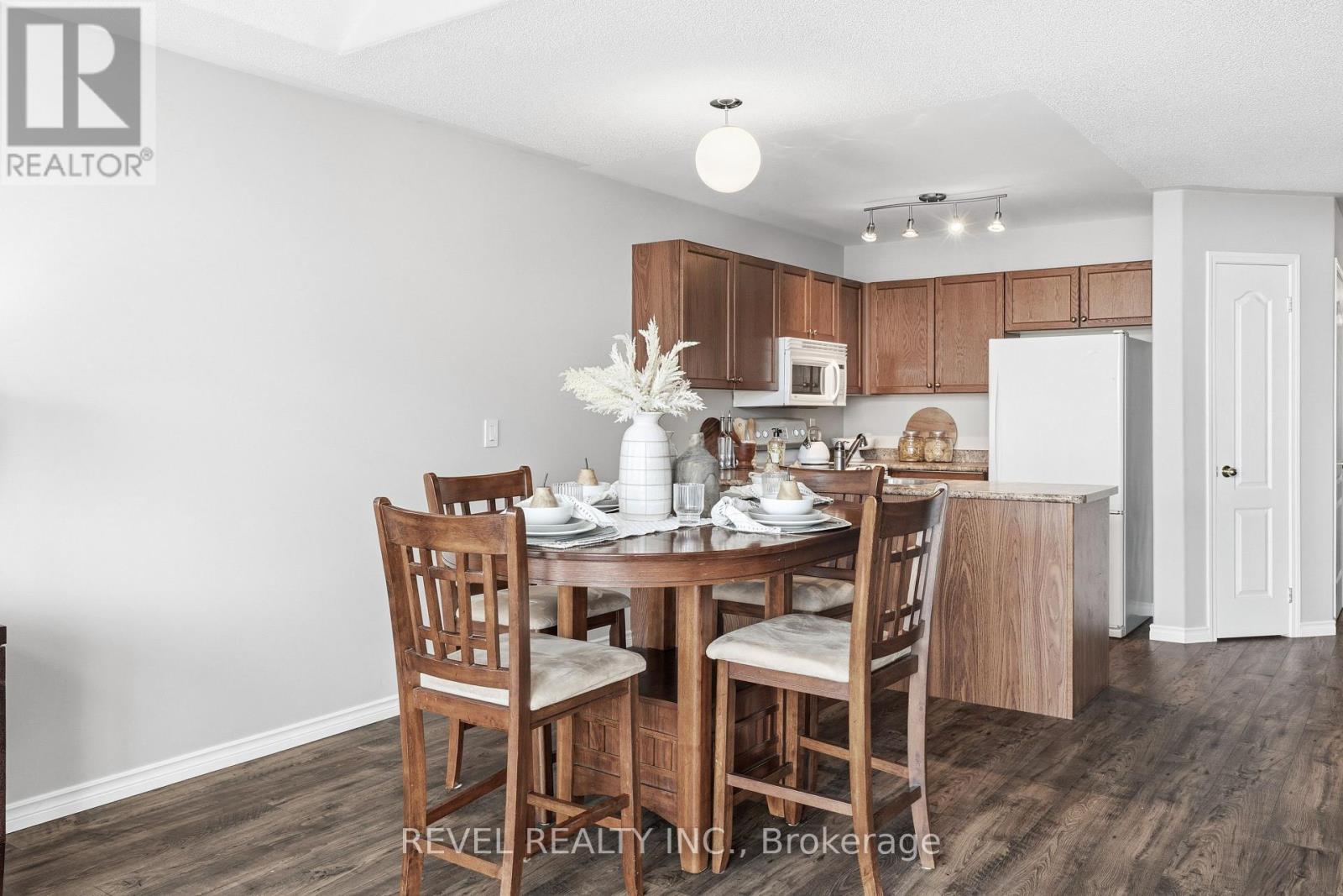 617 Clancy Crescent, Peterborough (Otonabee Ward 1), ON - Indoor