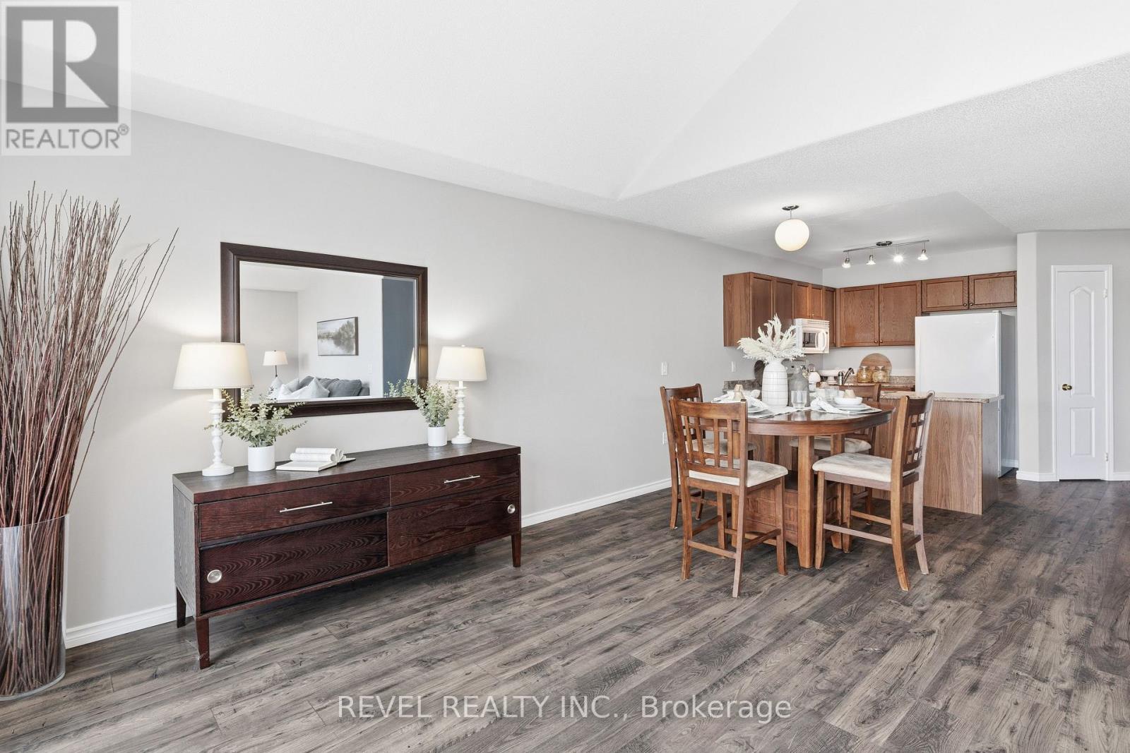 617 Clancy Crescent, Peterborough (Otonabee Ward 1), ON - Indoor Photo Showing Dining Room