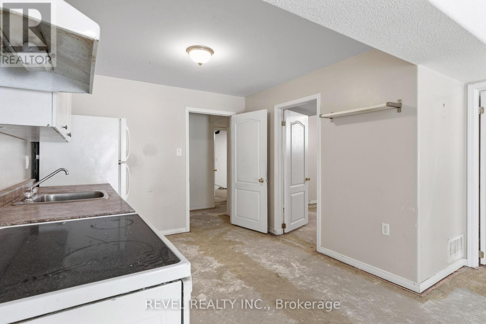 617 Clancy Crescent, Peterborough (Otonabee Ward 1), ON - Indoor Photo Showing Kitchen