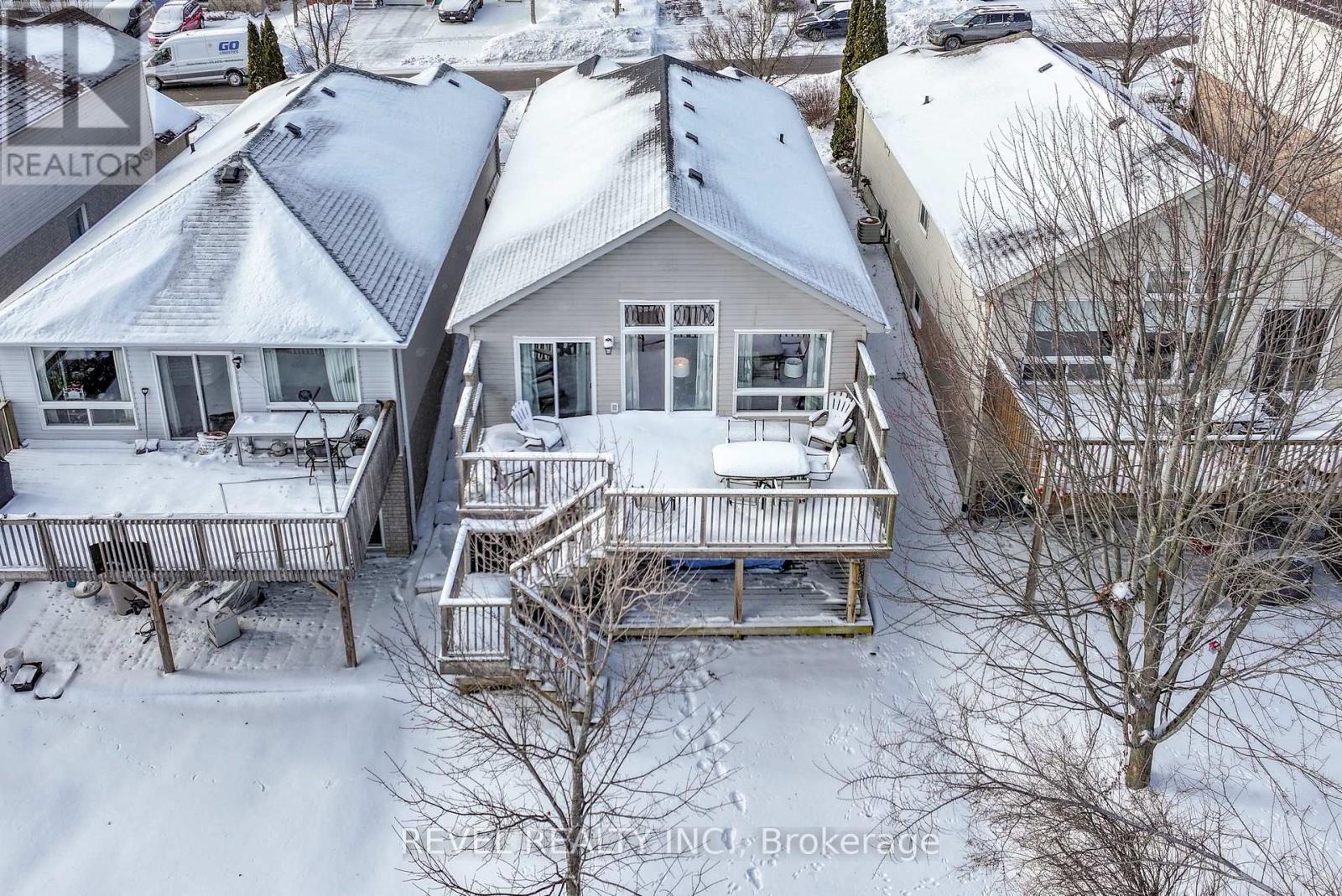 617 Clancy Crescent, Peterborough (Otonabee Ward 1), ON - Outdoor With Deck Patio Veranda