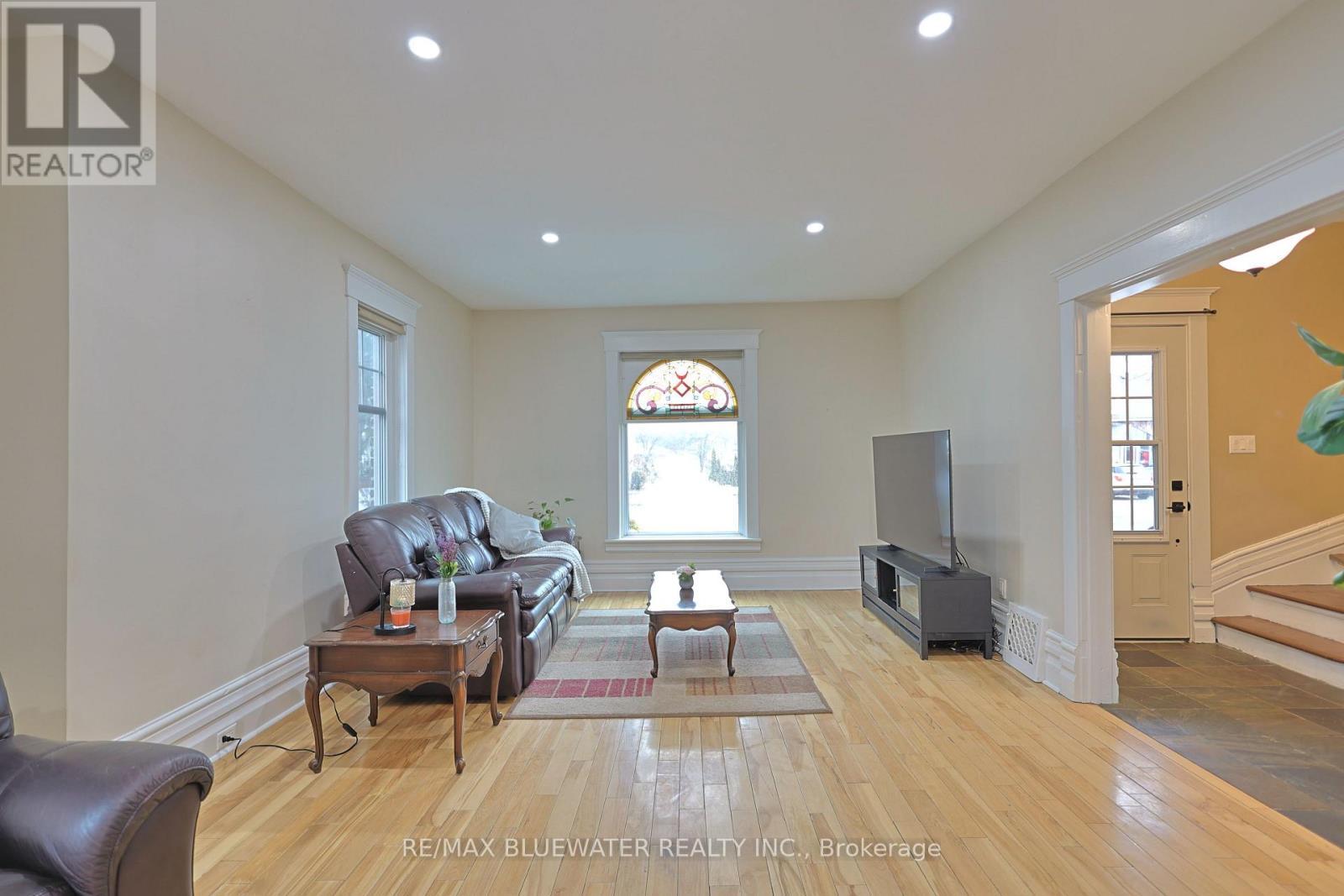 181 Parkhill Main Street, North Middlesex (Parkhill), ON - Indoor