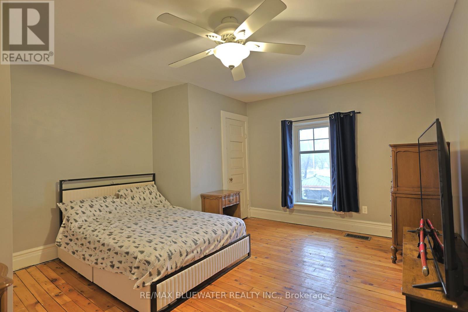 181 Parkhill Main Street, North Middlesex (Parkhill), ON - Indoor Photo Showing Bedroom