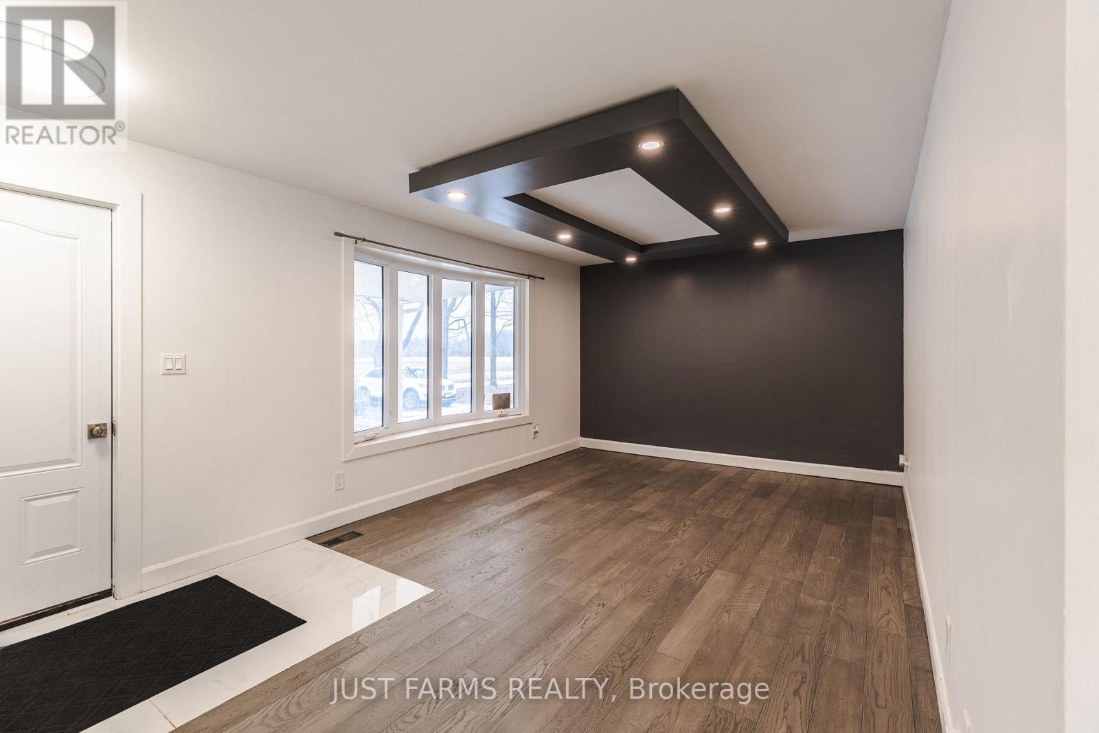 612 Trillium Drive, Southwest Middlesex, ON - Indoor Photo Showing Other Room