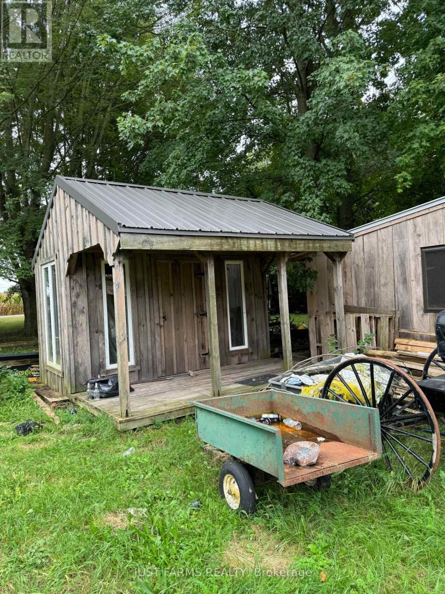 612 Trillium Drive, Southwest Middlesex, ON - Outdoor With Deck Patio Veranda