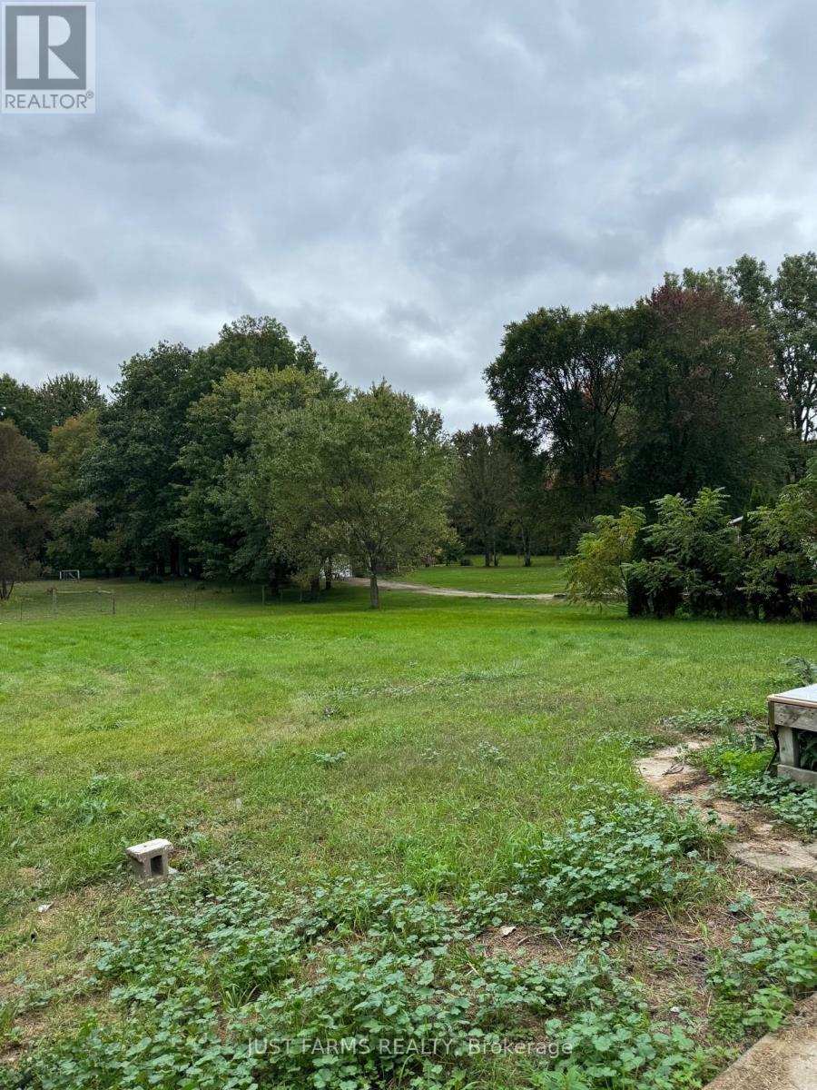 612 Trillium Drive, Southwest Middlesex, ON - Outdoor